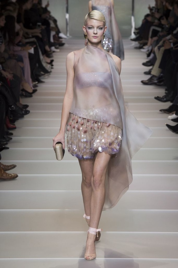 مجموعة Giorgio Armani للهوت كوتور لربيع وصيف 2018