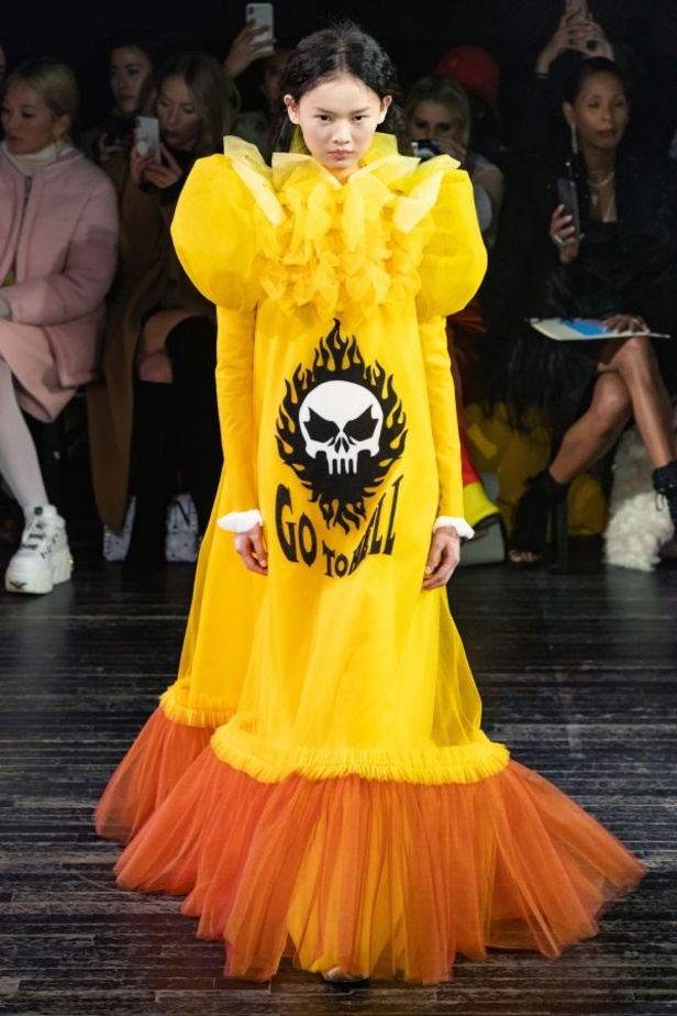 مجموعة طليعية من Viktor & Rolf لربيع وصيف 2019