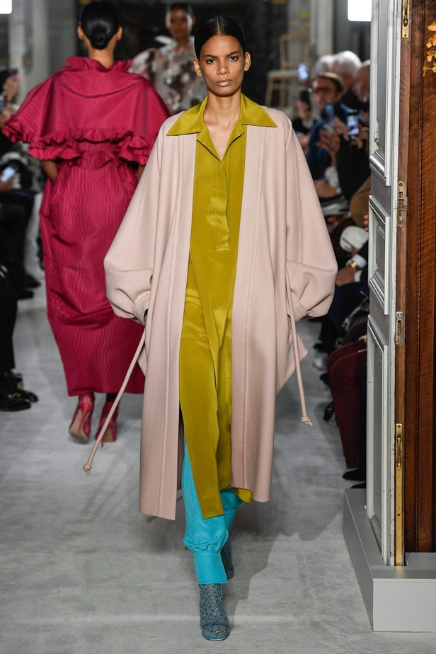 عرض أزياء فالنتينو لربيع 2019