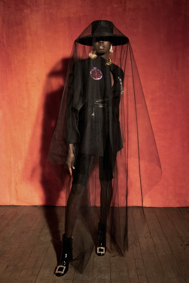 عرض أزياء OSMAN لخريف وشتاء 2021 ضمن أسبوع الموضة في لندن