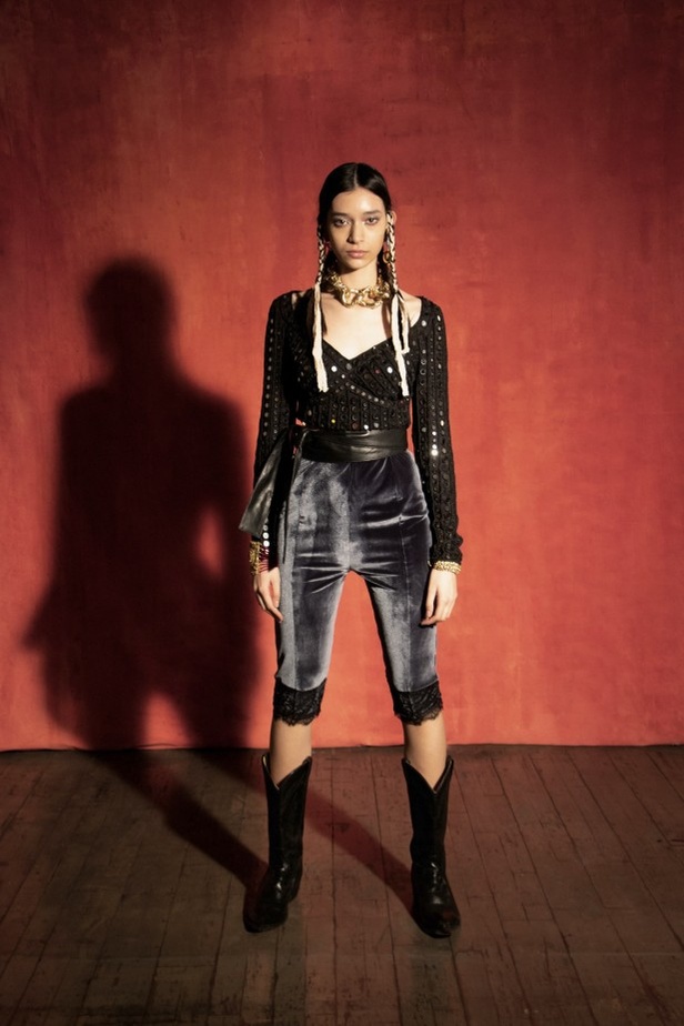 عرض أزياء OSMAN لخريف وشتاء 2021 ضمن أسبوع الموضة في لندن