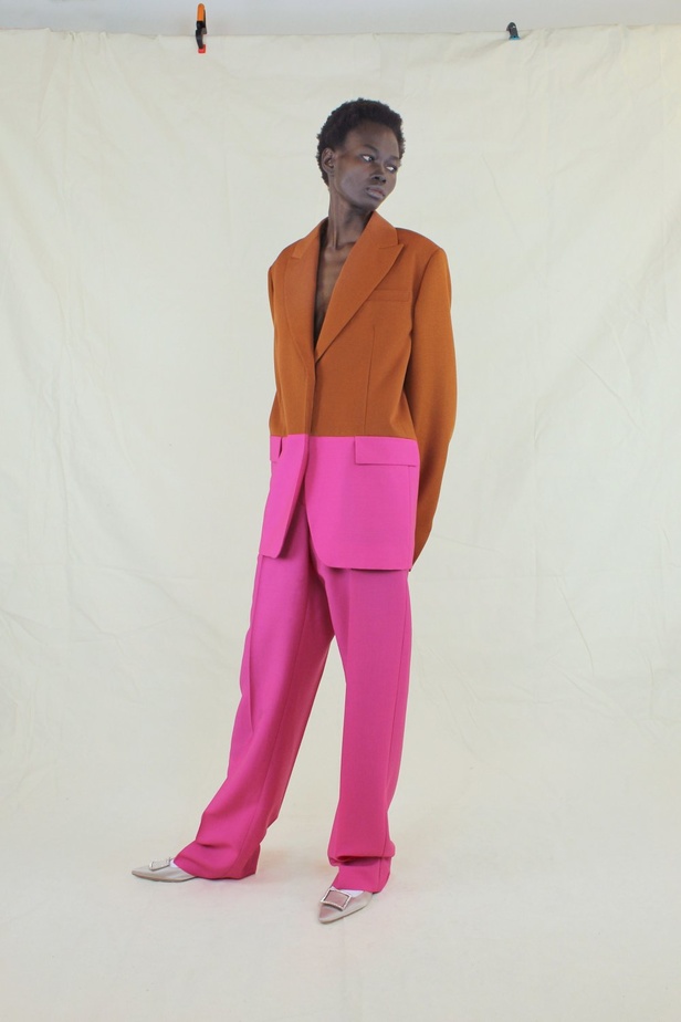 عرض ازياء مجموعة Roksanda لموسم خريف وشتاء 2021