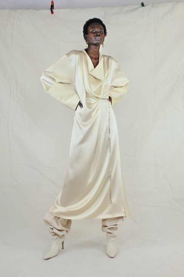 عرض ازياء مجموعة Roksanda لموسم خريف وشتاء 2021