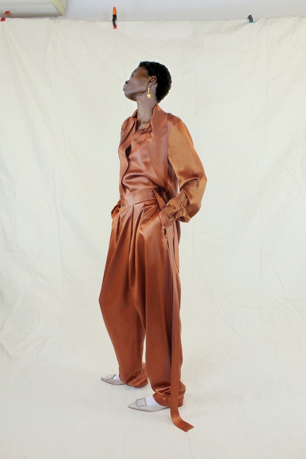 عرض ازياء مجموعة Roksanda لموسم خريف وشتاء 2021