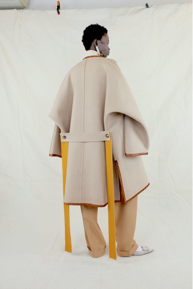 عرض ازياء مجموعة Roksanda لموسم خريف وشتاء 2021