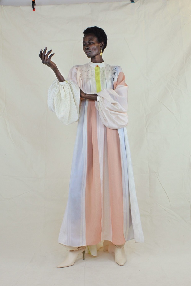 عرض ازياء مجموعة Roksanda لموسم خريف وشتاء 2021