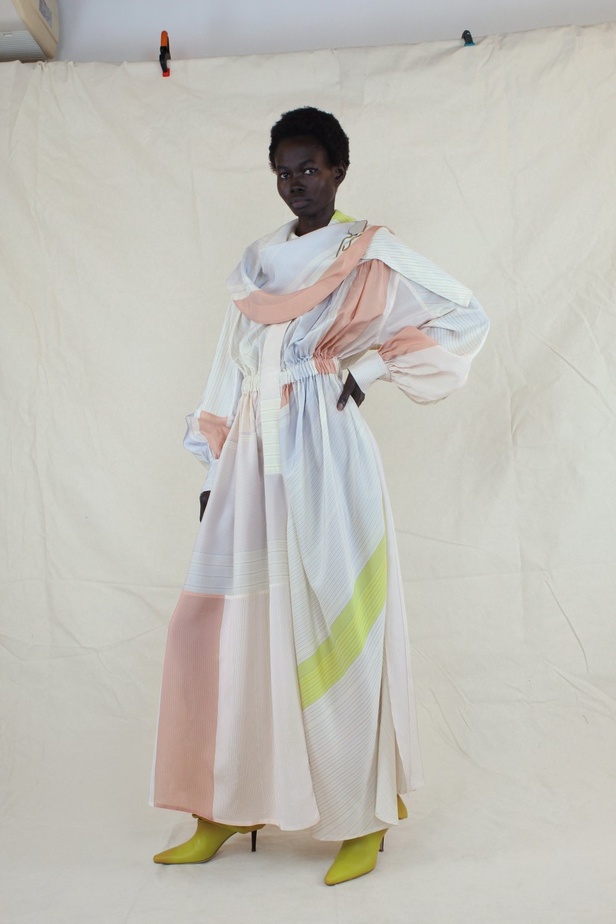 عرض ازياء مجموعة Roksanda لموسم خريف وشتاء 2021