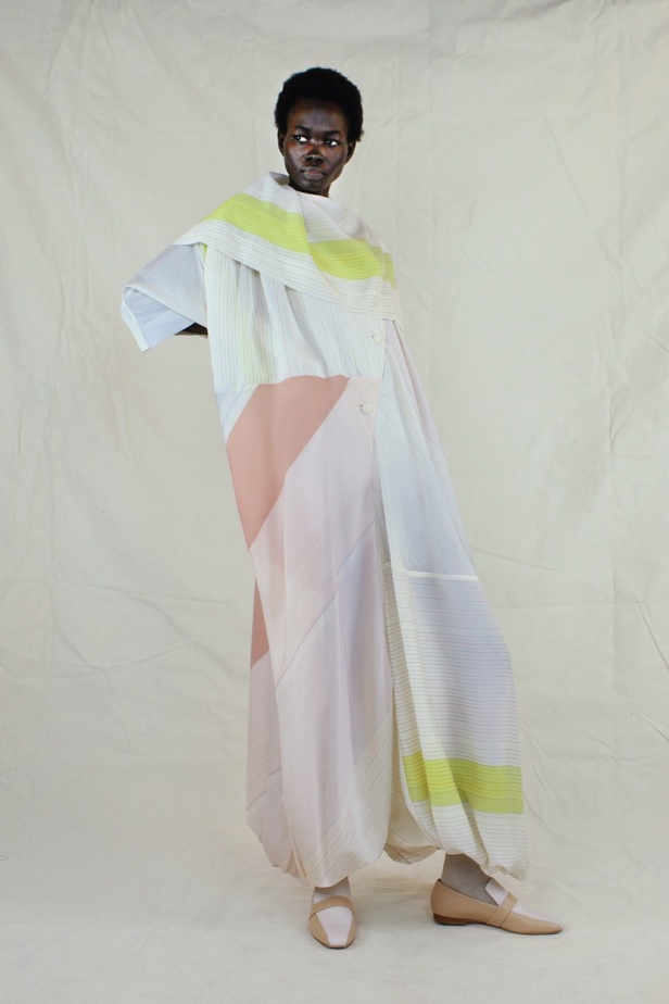 عرض ازياء مجموعة Roksanda لموسم خريف وشتاء 2021