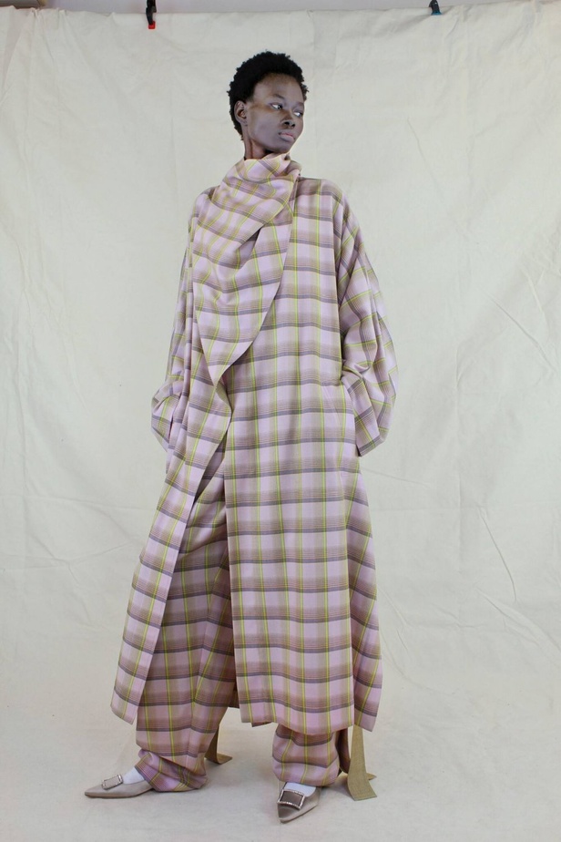 عرض ازياء مجموعة Roksanda لموسم خريف وشتاء 2021