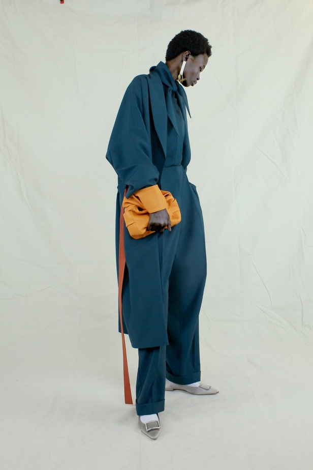 عرض ازياء مجموعة Roksanda لموسم خريف وشتاء 2021