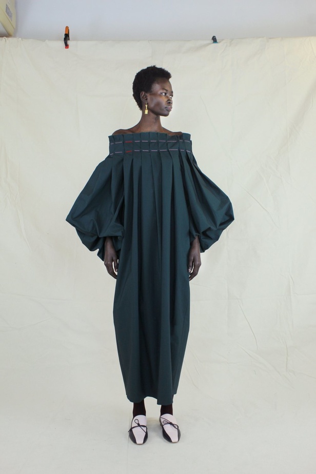 عرض ازياء مجموعة Roksanda لموسم خريف وشتاء 2021