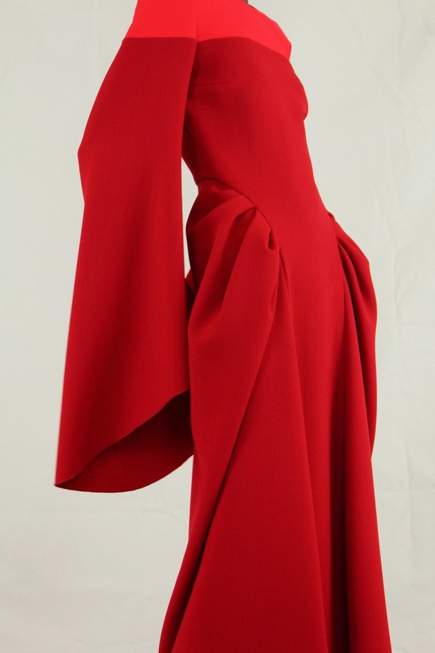 عرض ازياء مجموعة Roksanda لموسم خريف وشتاء 2021