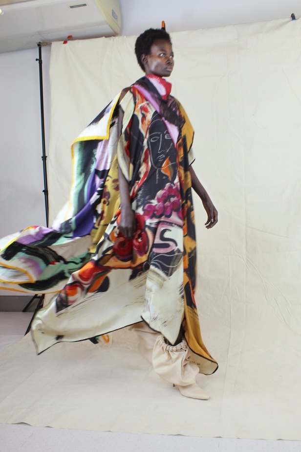 عرض ازياء مجموعة Roksanda لموسم خريف وشتاء 2021