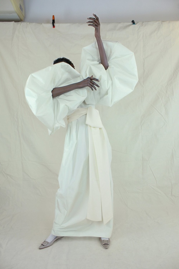 عرض ازياء مجموعة Roksanda لموسم خريف وشتاء 2021