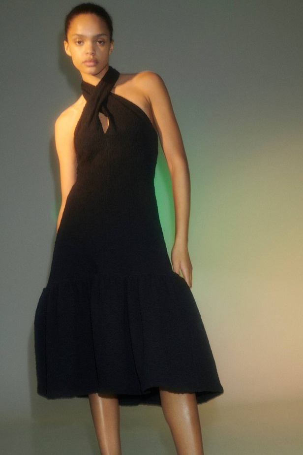 صور عرض أزياء مجموعة MSGM ريزورت 2022