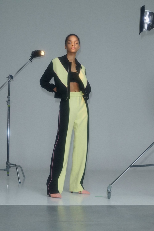 صور عرض أزياء مجموعة MSGM ريزورت 2022