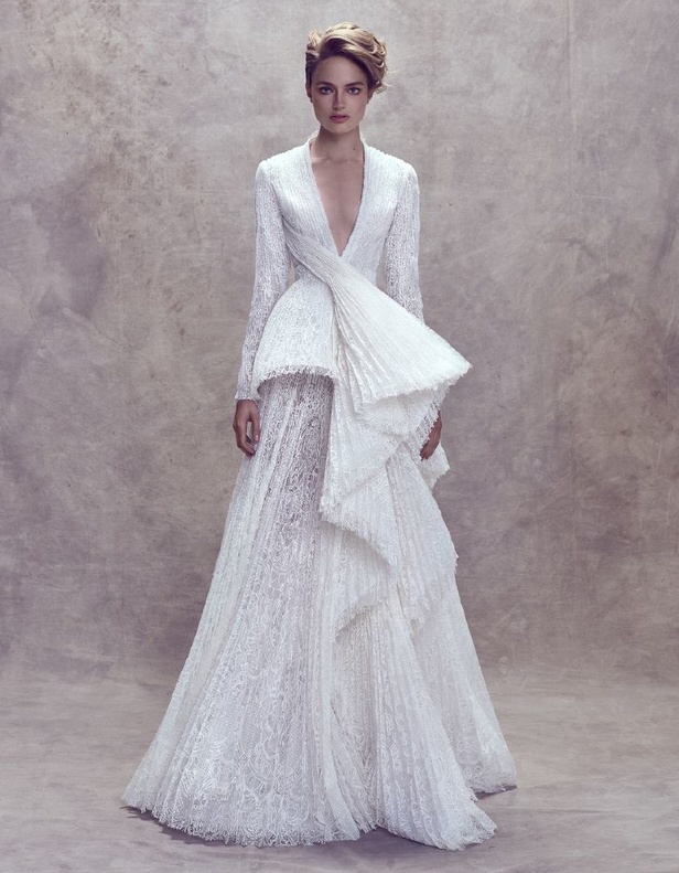 مجموعة أزياء المصمم السعودي محمد آشي خلال أسبوع الموضة في باريس !