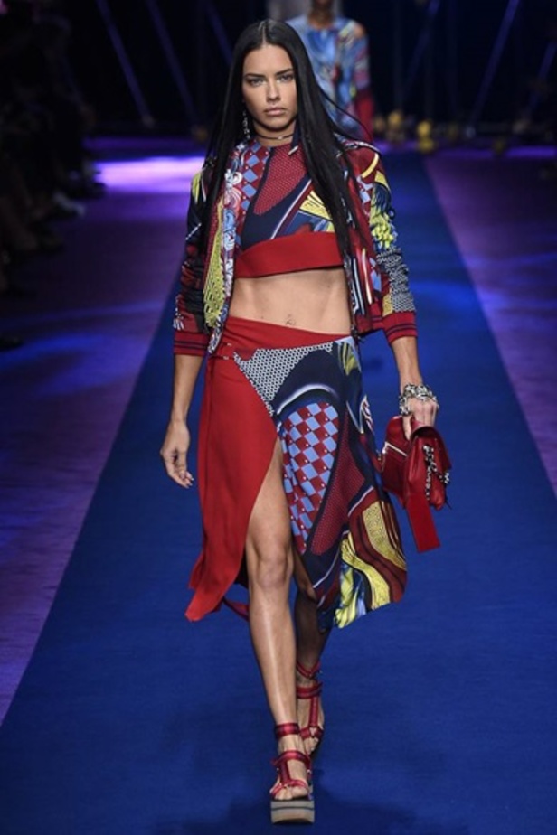 مجموعة "فيرساتشي" لموسم ربيع وصيف 2017