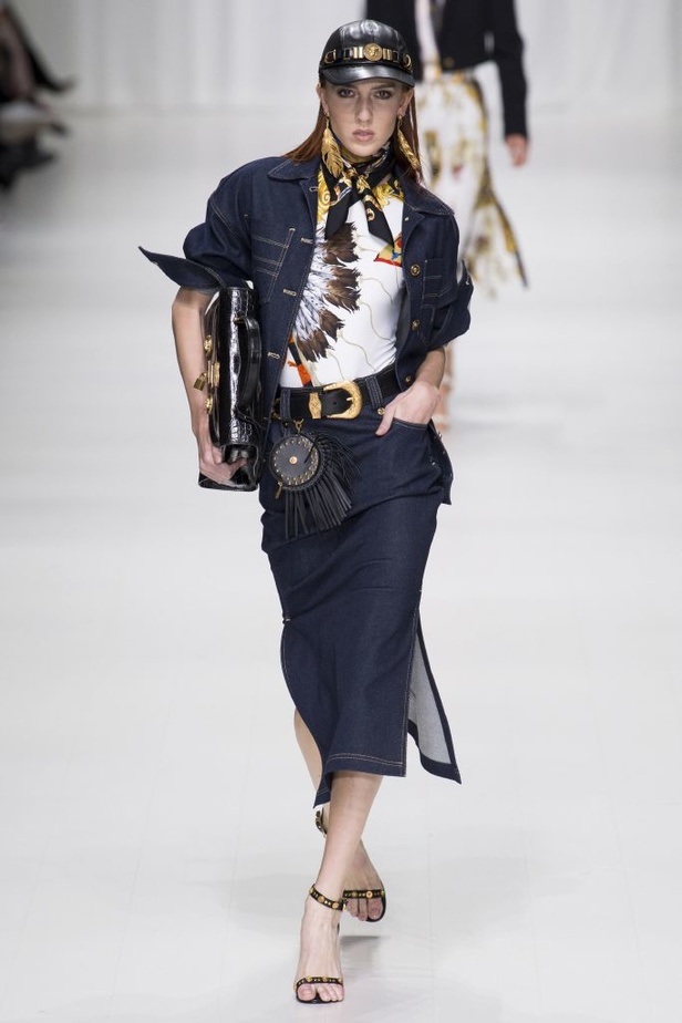 مجموعة Versace لربيع وصيف 2018