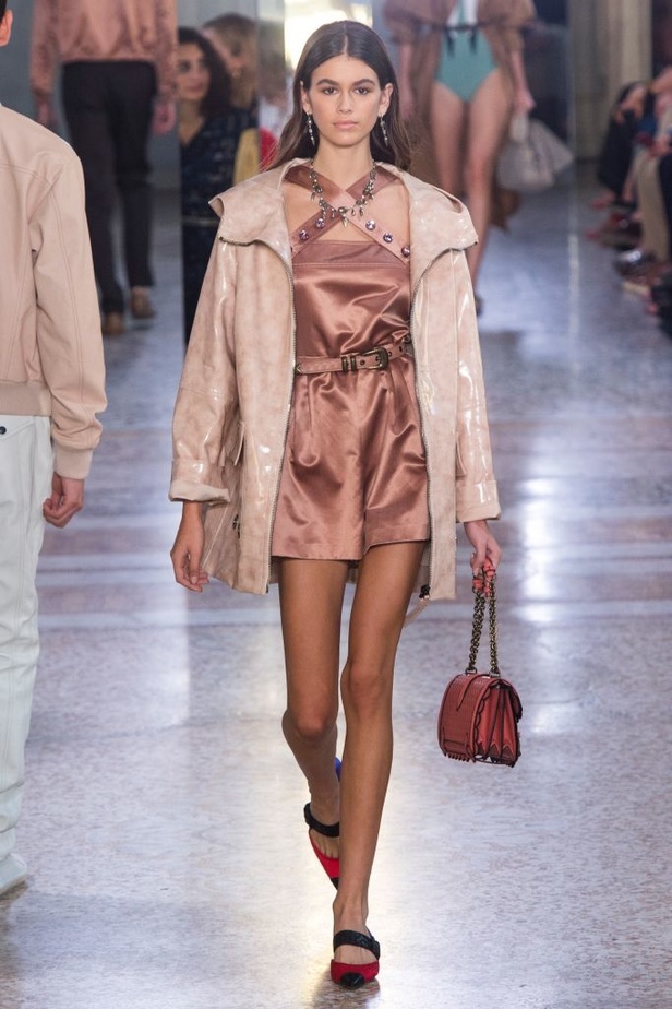 مجموعة “بوتيغا فينيتا” للأزياء لربيع وصيف 2018 !