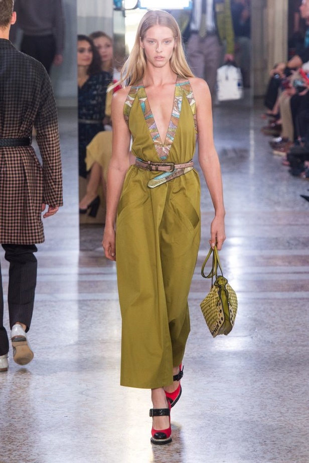 مجموعة “بوتيغا فينيتا” للأزياء لربيع وصيف 2018 !