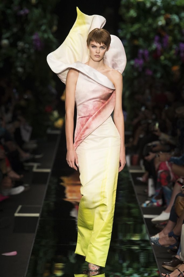 مجموعة Moschino لربيع وصيف 2018