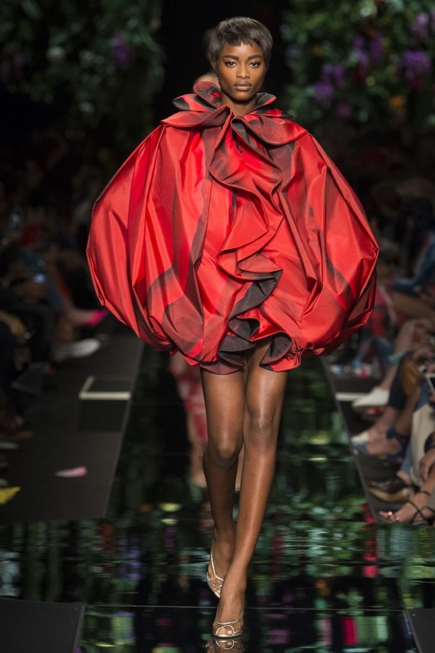 مجموعة Moschino لربيع وصيف 2018