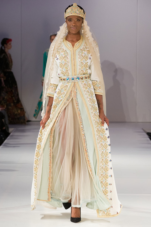 موديلات قفطان مغربي من اسبوع الموضة في لندن