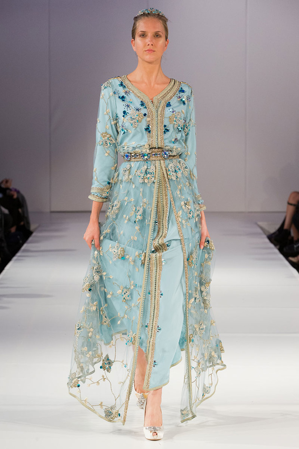 موديلات قفطان مغربي من اسبوع الموضة في لندن