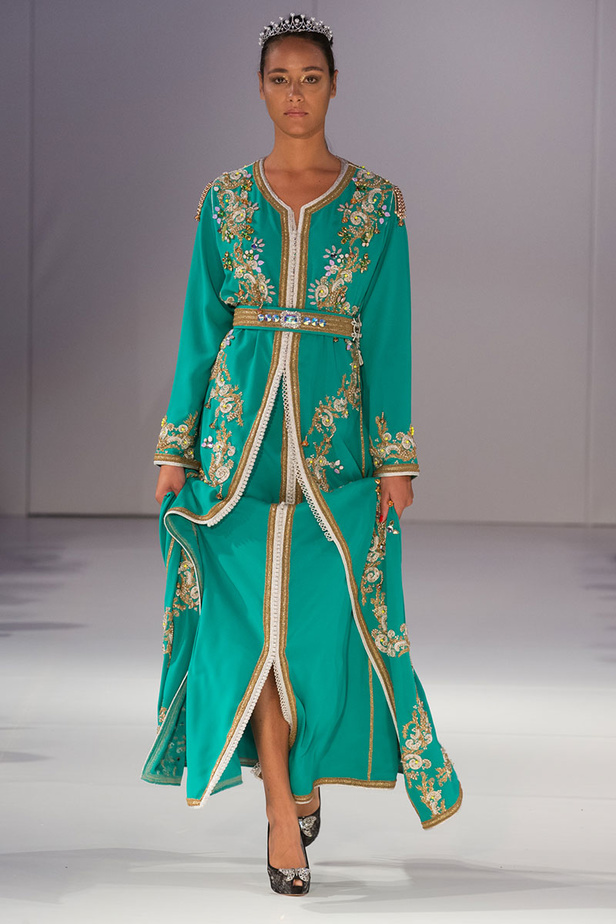 موديلات قفطان مغربي من اسبوع الموضة في لندن