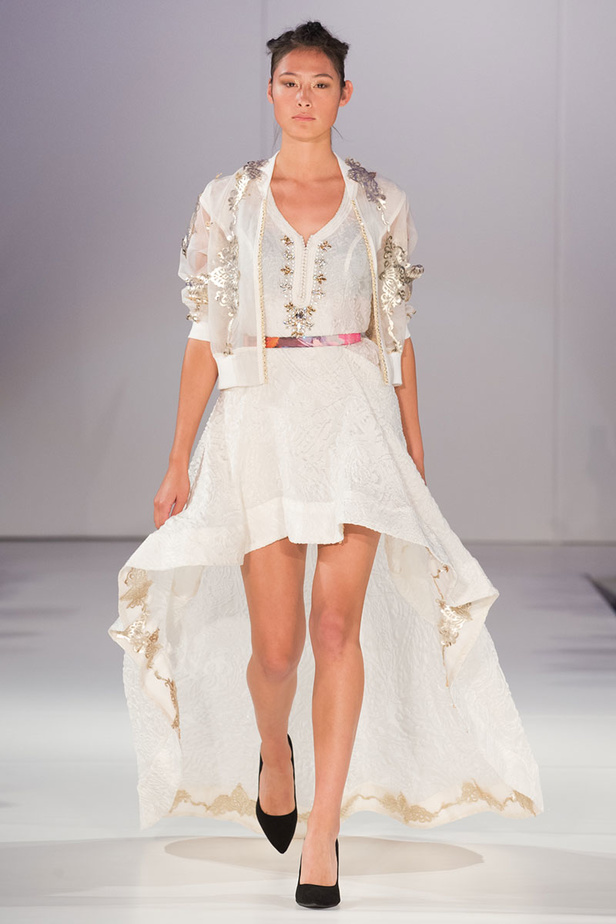 موديلات قفطان مغربي من اسبوع الموضة في لندن