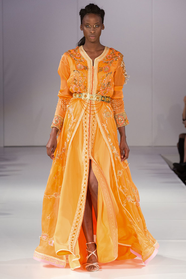 موديلات قفطان مغربي من اسبوع الموضة في لندن