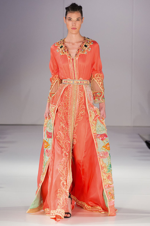 موديلات قفطان مغربي من اسبوع الموضة في لندن