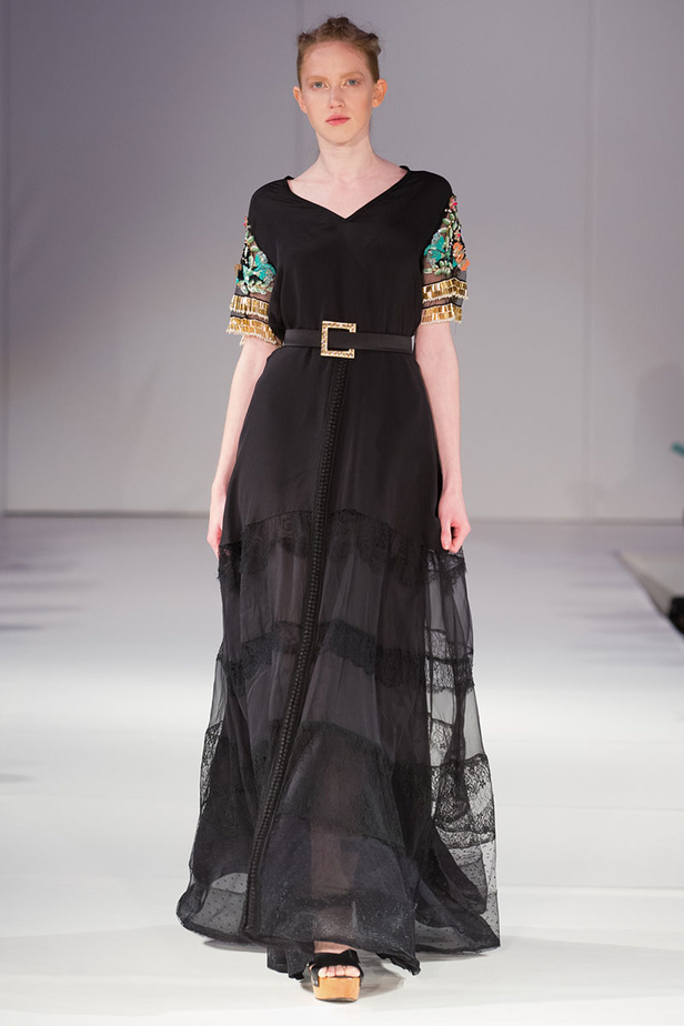 موديلات قفطان مغربي من اسبوع الموضة في لندن