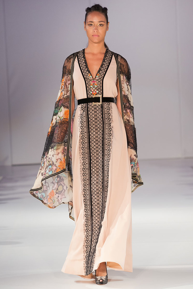 موديلات قفطان مغربي من اسبوع الموضة في لندن