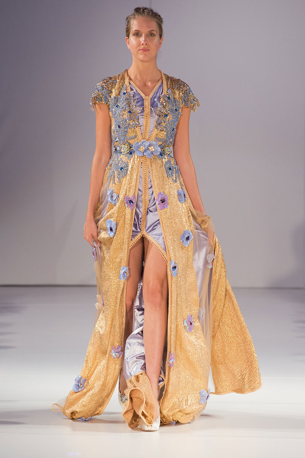 موديلات قفطان مغربي من اسبوع الموضة في لندن