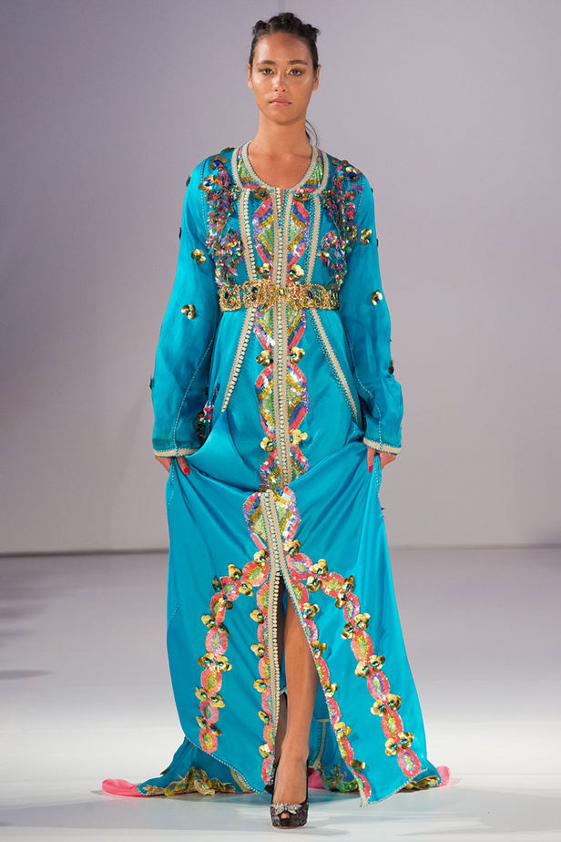 موديلات قفطان مغربي من اسبوع الموضة في لندن