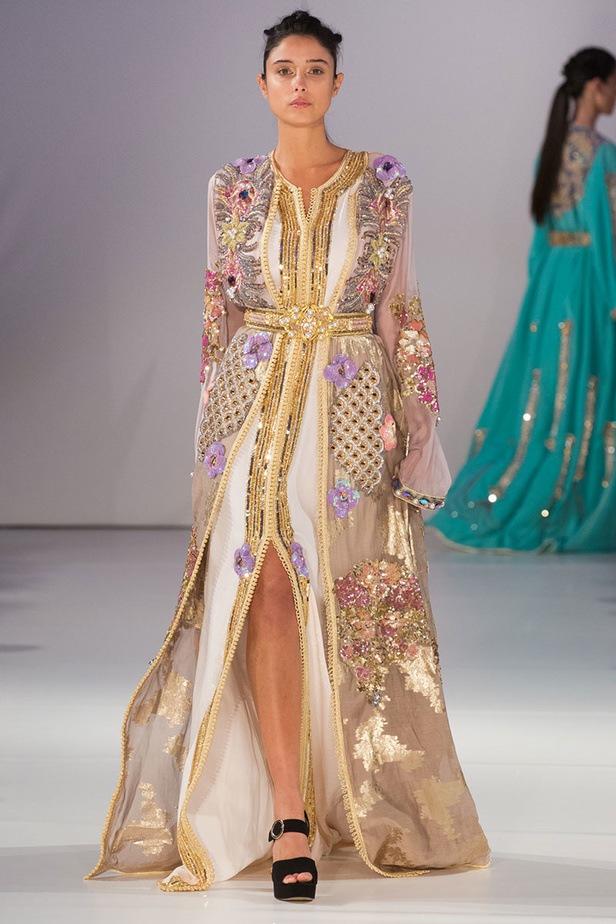 موديلات قفطان مغربي من اسبوع الموضة في لندن