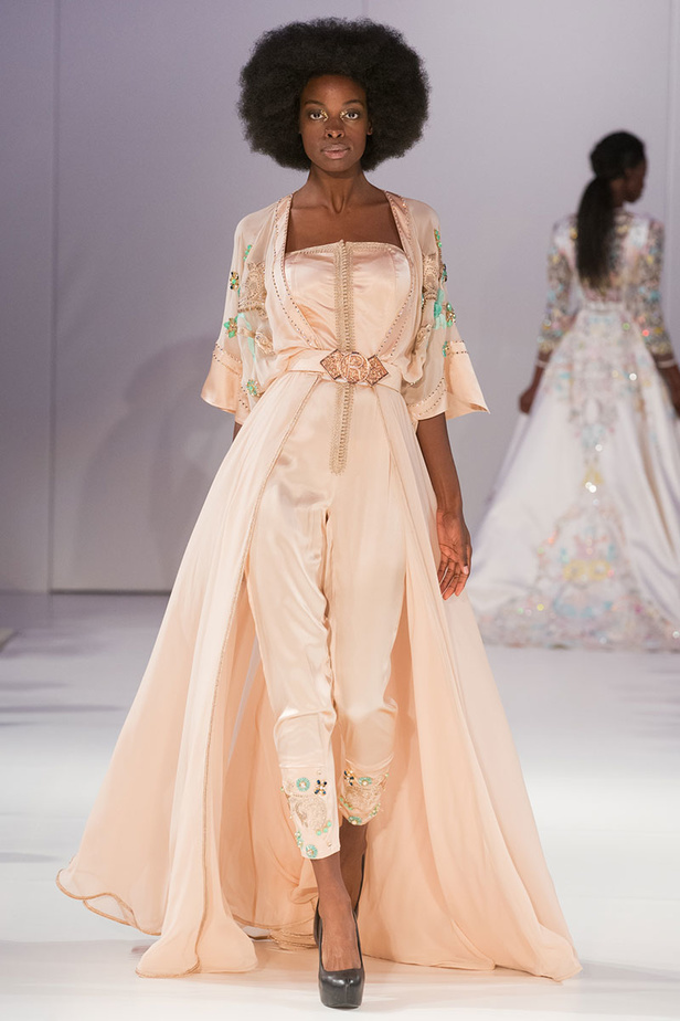 موديلات قفطان مغربي من اسبوع الموضة في لندن