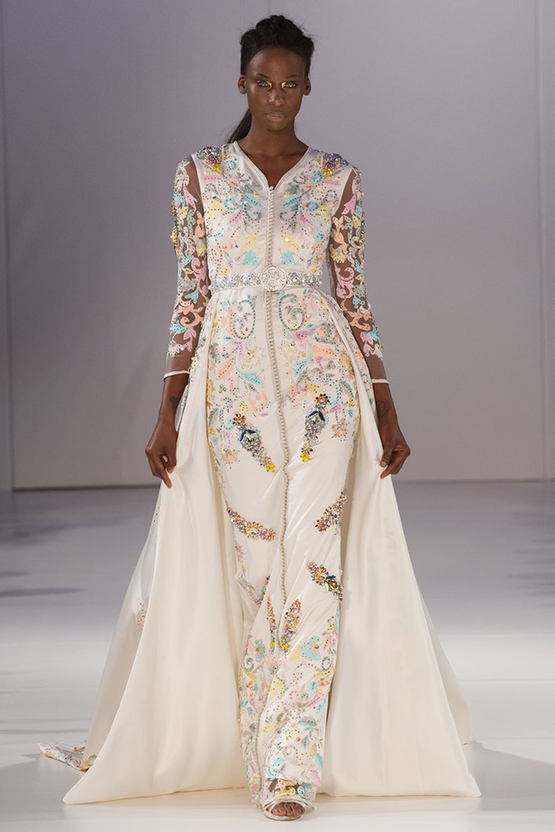 موديلات قفطان مغربي من اسبوع الموضة في لندن