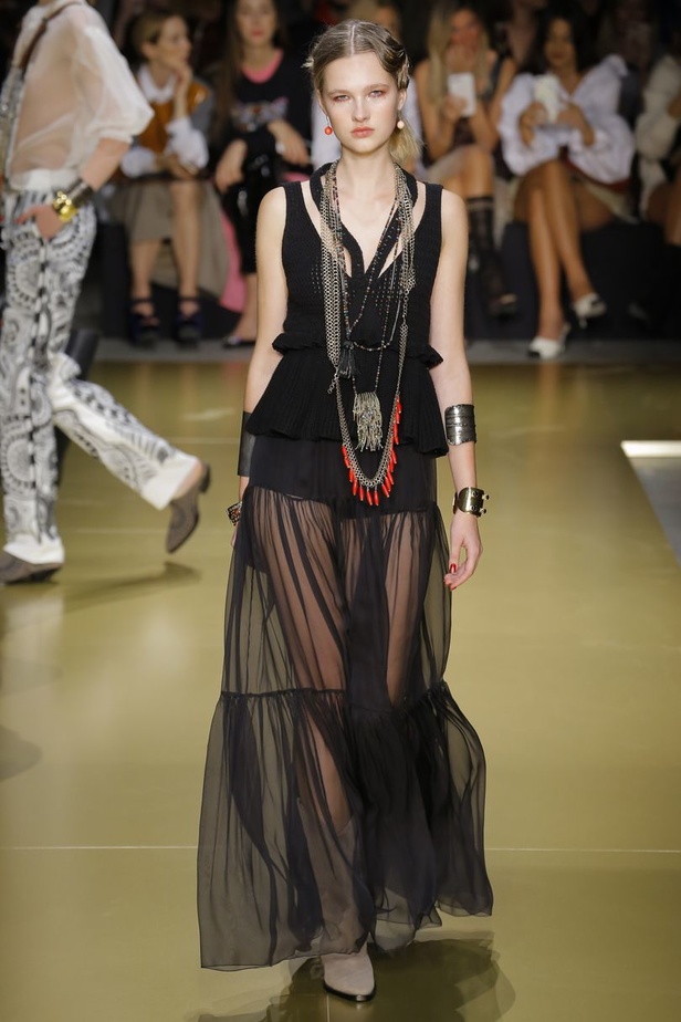 مجموعة Les Copains لموسم ربيع وصيف 2018