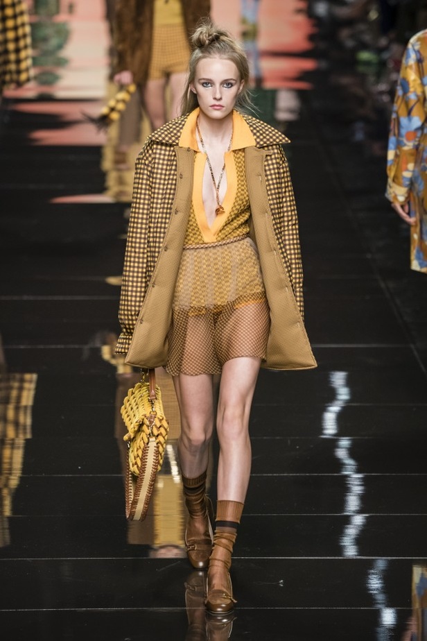 اسبوع الموضة في ميلان 2019 أزياء FENDI  الفاخرة  من ميلان لربيع وصيف 2020