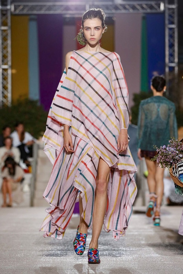 اسبوع الموضة في ميلان 2019 عرض أزياء MISSONI لربيع وصيف 2020