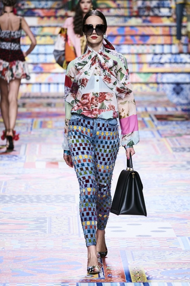 عرض ازياء dolce & gabbana لربيع وصيف 2021 ضمن أسبوع الموضة في ميلانو