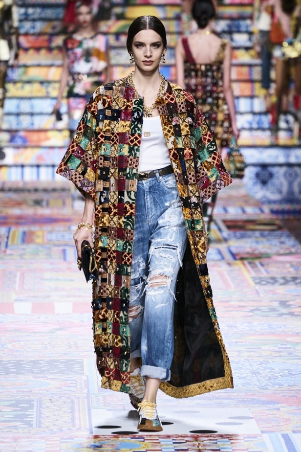 عرض ازياء dolce & gabbana لربيع وصيف 2021 ضمن أسبوع الموضة في ميلانو