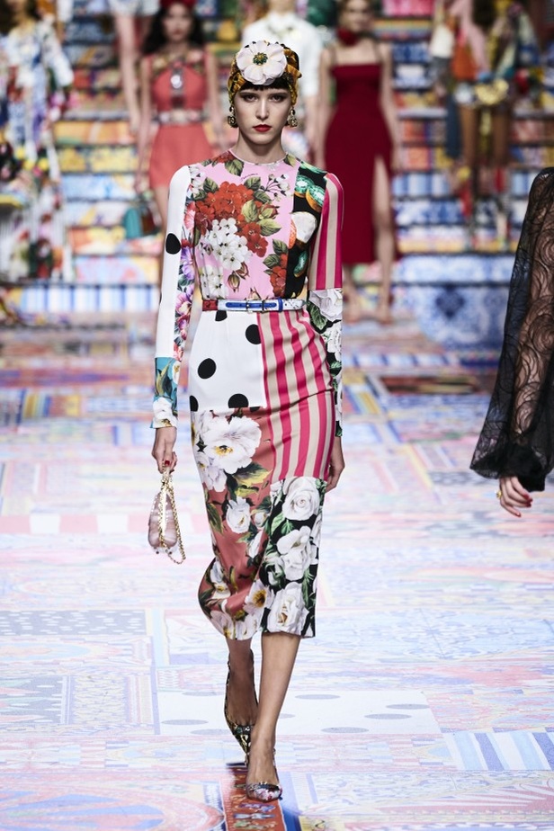 عرض ازياء dolce & gabbana لربيع وصيف 2021 ضمن أسبوع الموضة في ميلانو