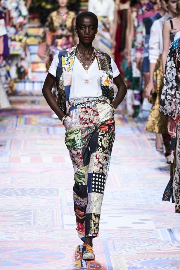 عرض ازياء dolce & gabbana لربيع وصيف 2021 ضمن أسبوع الموضة في ميلانو