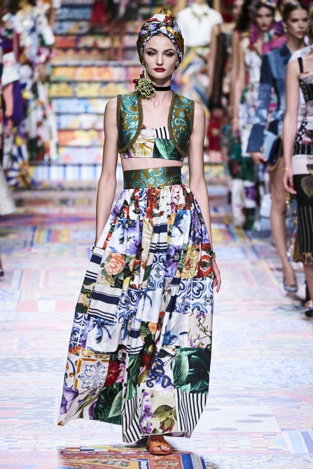 عرض ازياء dolce & gabbana لربيع وصيف 2021 ضمن أسبوع الموضة في ميلانو