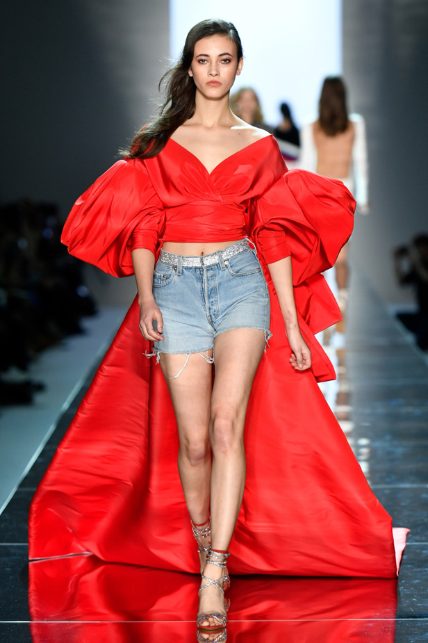 مجموعة AlexandreVauthier لربيع وصيف 2017