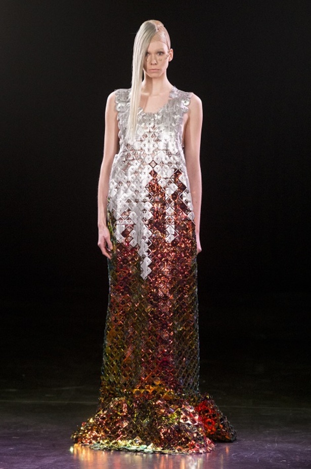 تصاميم صاخبة في مجموعة Yuima Nakazato لربيع وصيف 2017